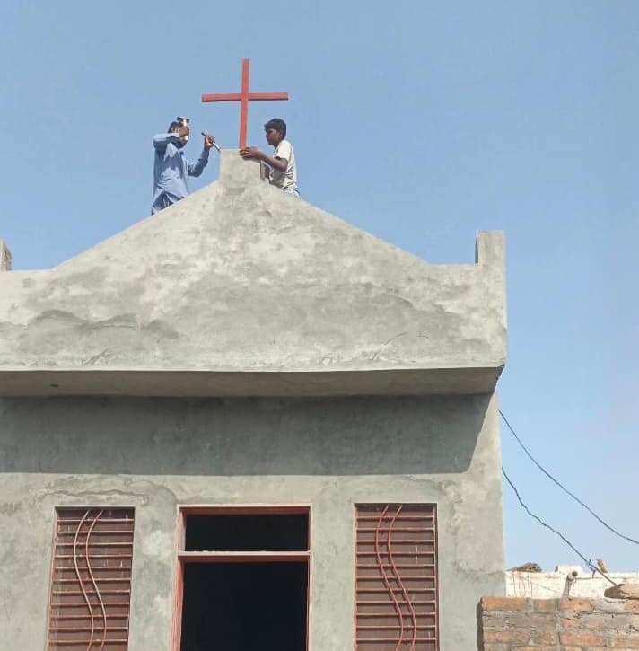 Religious tension in Vehari after mob removes cross from church