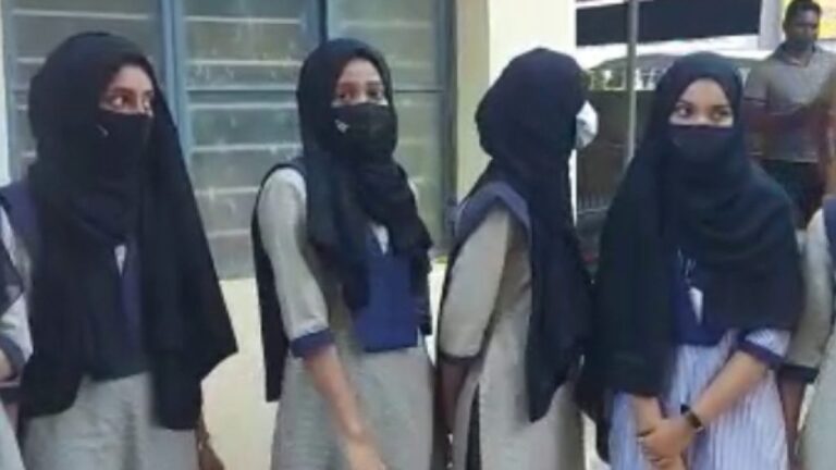 Indian students denied entry to classes for wearing hijab