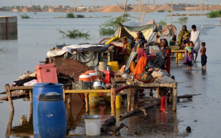 Death toll reaches 1,162 as floodwaters reach Dadu