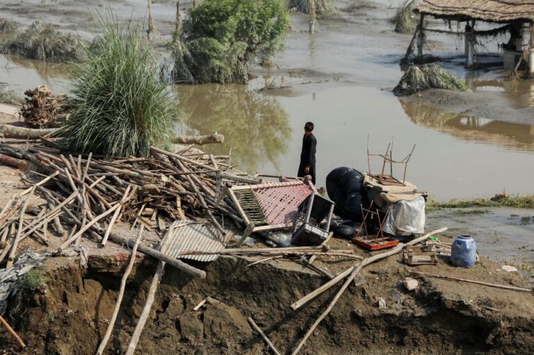 Pakistan struggles to avert danger as floods rise, death toll tops 1,300